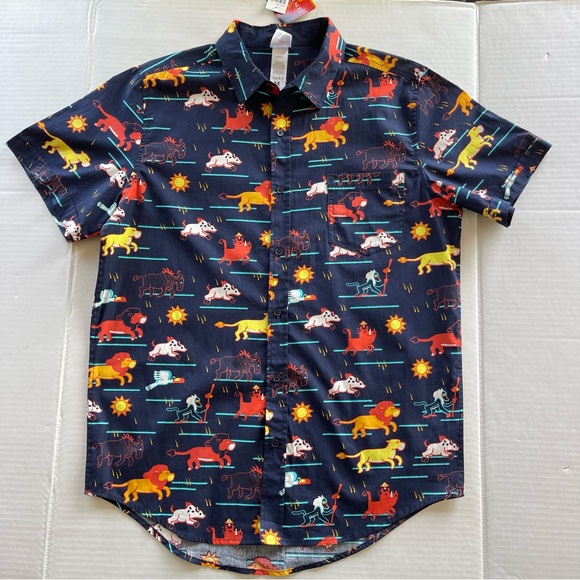 NWT Disney The Lion King Pride Lands Art Woven Button-Up Medium size - Picture 3 of 13